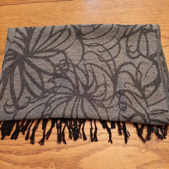 Ladies scarf - Picture 4 of 7